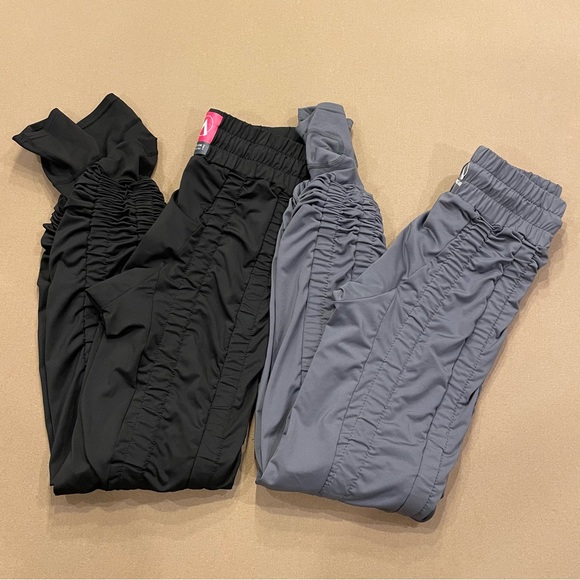 AGOGIE Resistance Band Workout Leggings 40+ Size Medium Bundle of 2 - Picture 1 of 11